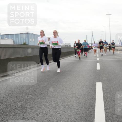 03.10.2025 - Köhlbrandbrückenlauf Matties Gatica Varas http://msf.ph/oto/9191298 03.10.2025 16:05:41 Position 3  meine-sportfotos.de