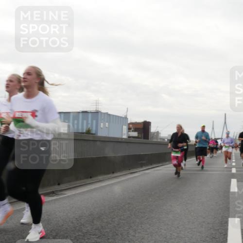 03.10.2025 - Köhlbrandbrückenlauf Matties Gatica Varas http://msf.ph/oto/9191305 03.10.2025 16:05:42 Position 3  meine-sportfotos.de