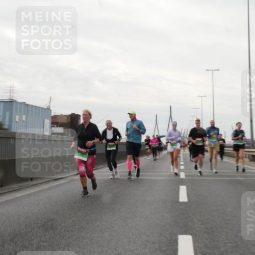 03.10.2025 - Köhlbrandbrückenlauf Matties Gatica Varas http://msf.ph/oto/9191309 03.10.2025 16:05:43 Position 3 03 meine-sportfotos.de