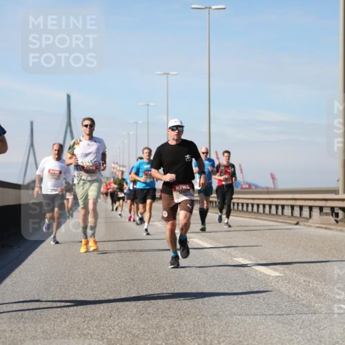 03.10.2025 - Köhlbrandbrückenlauf Yannick Fuchs http://msf.ph/oto/9191311 03.10.2025 11:51:59 Position 3 4412 meine-sportfotos.de