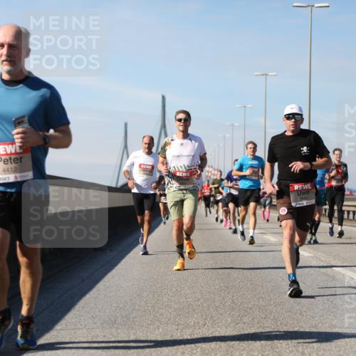 03.10.2025 - Köhlbrandbrückenlauf Yannick Fuchs http://msf.ph/oto/9191322 03.10.2025 11:52:00 Position 3 4412, 5842 meine-sportfotos.de