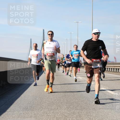 03.10.2025 - Köhlbrandbrückenlauf Yannick Fuchs http://msf.ph/oto/9191326 03.10.2025 11:52:00 Position 3 4412, 5842 meine-sportfotos.de
