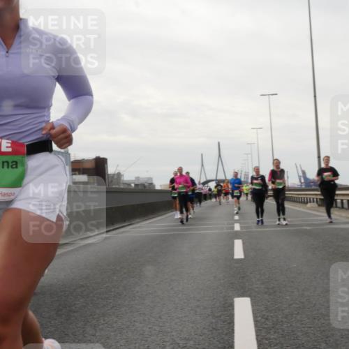 03.10.2025 - Köhlbrandbrückenlauf Matties Gatica Varas http://msf.ph/oto/9191330 03.10.2025 16:05:48 Position 3 7980 meine-sportfotos.de