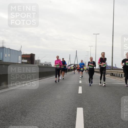 03.10.2025 - Köhlbrandbrückenlauf Matties Gatica Varas http://msf.ph/oto/9191337 03.10.2025 16:05:50 Position 3  meine-sportfotos.de