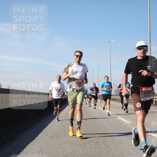 03.10.2025 - Köhlbrandbrückenlauf Yannick Fuchs http://msf.ph/oto/9191338 03.10.2025 11:52:01 Position 3 5842 meine-sportfotos.de