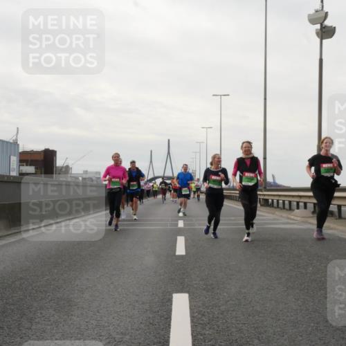 03.10.2025 - Köhlbrandbrückenlauf Matties Gatica Varas http://msf.ph/oto/9191339 03.10.2025 16:05:50 Position 3  meine-sportfotos.de