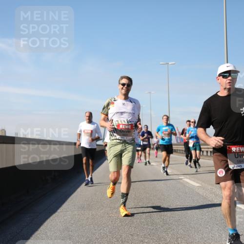 03.10.2025 - Köhlbrandbrückenlauf Yannick Fuchs http://msf.ph/oto/9191342 03.10.2025 11:52:01 Position 3 4929, 5842 meine-sportfotos.de