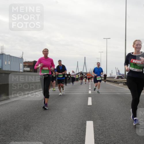 03.10.2025 - Köhlbrandbrückenlauf Matties Gatica Varas http://msf.ph/oto/9191348 03.10.2025 16:05:52 Position 3 8430, 8455, 8732 meine-sportfotos.de
