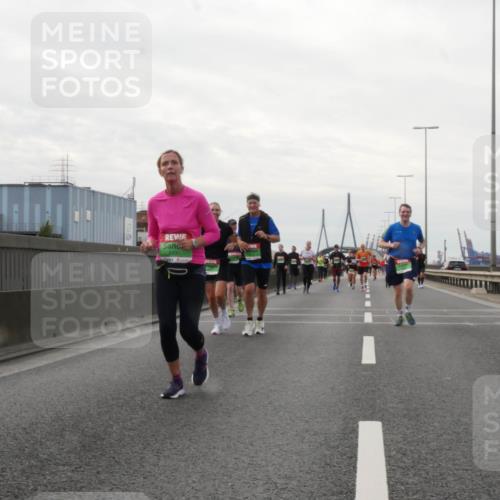 03.10.2025 - Köhlbrandbrückenlauf Matties Gatica Varas http://msf.ph/oto/9191349 03.10.2025 16:05:53 Position 3 8430 meine-sportfotos.de