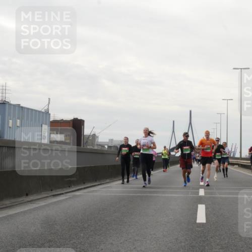03.10.2025 - Köhlbrandbrückenlauf Matties Gatica Varas http://msf.ph/oto/9191364 03.10.2025 16:05:58 Position 3  meine-sportfotos.de