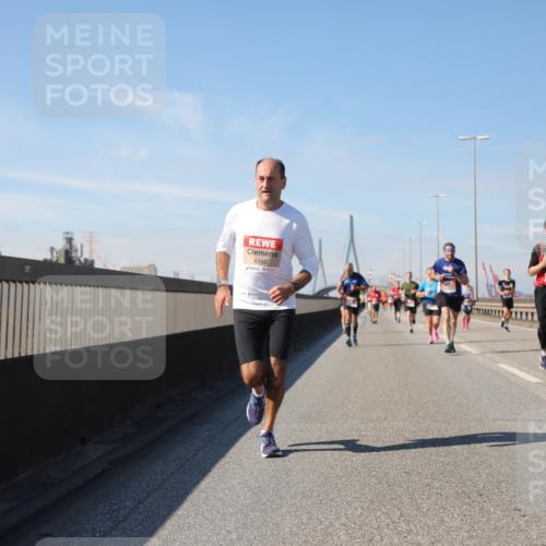 03.10.2025 - Köhlbrandbrückenlauf Yannick Fuchs http://msf.ph/oto/9191367 03.10.2025 11:52:03 Position 3 4386 meine-sportfotos.de
