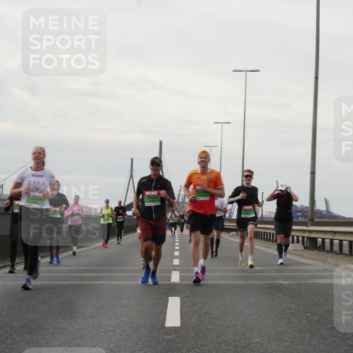 03.10.2025 - Köhlbrandbrückenlauf Matties Gatica Varas http://msf.ph/oto/9191373 03.10.2025 16:06:00 Position 3  meine-sportfotos.de