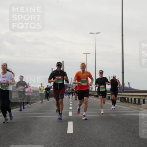 03.10.2025 - Köhlbrandbrückenlauf Matties Gatica Varas http://msf.ph/oto/9191375 03.10.2025 16:06:00 Position 3  meine-sportfotos.de