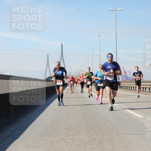 03.10.2025 - Köhlbrandbrückenlauf Yannick Fuchs http://msf.ph/oto/9191377 03.10.2025 11:52:04 Position 3 1, 1, 5520 meine-sportfotos.de