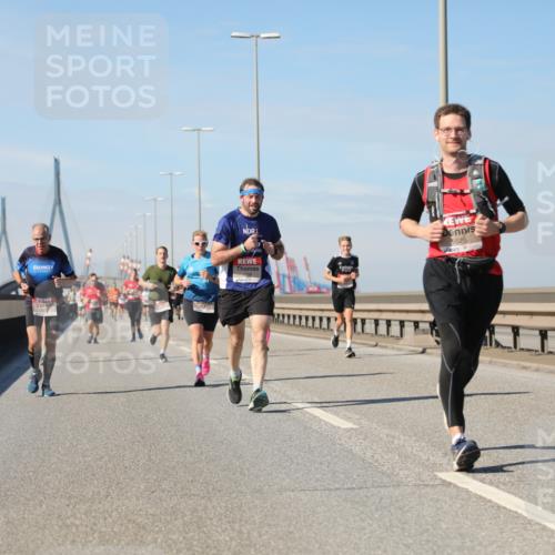 03.10.2025 - Köhlbrandbrückenlauf Yannick Fuchs http://msf.ph/oto/9191380 03.10.2025 11:52:05 Position 3 5520, 4597 meine-sportfotos.de