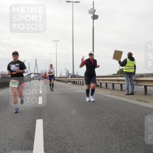 03.10.2025 - Köhlbrandbrückenlauf Matties Gatica Varas http://msf.ph/oto/9191389 03.10.2025 16:06:04 Position 3  meine-sportfotos.de