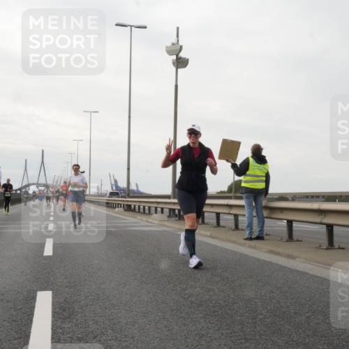 03.10.2025 - Köhlbrandbrückenlauf Matties Gatica Varas http://msf.ph/oto/9191390 03.10.2025 16:06:04 Position 3  meine-sportfotos.de