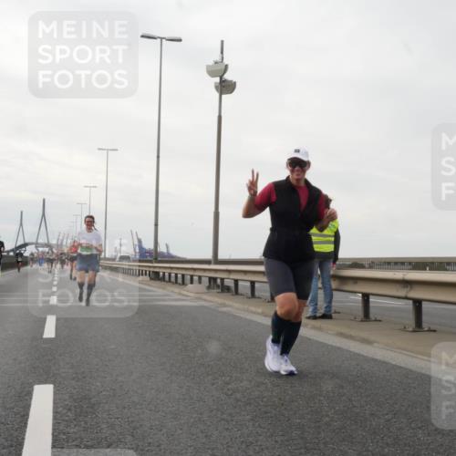 03.10.2025 - Köhlbrandbrückenlauf Matties Gatica Varas http://msf.ph/oto/9191393 03.10.2025 16:06:05 Position 3  meine-sportfotos.de