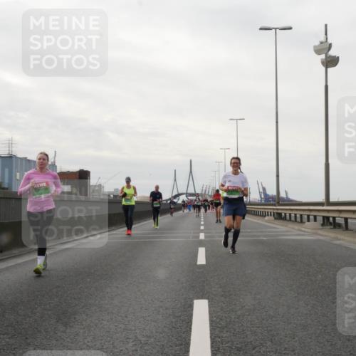 03.10.2025 - Köhlbrandbrückenlauf Matties Gatica Varas http://msf.ph/oto/9191395 03.10.2025 16:06:06 Position 3  meine-sportfotos.de