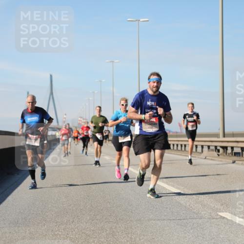 03.10.2025 - Köhlbrandbrückenlauf Yannick Fuchs http://msf.ph/oto/9191398 03.10.2025 11:52:05 Position 3 1, 4528 meine-sportfotos.de