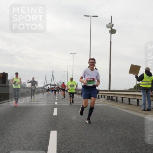 03.10.2025 - Köhlbrandbrückenlauf Matties Gatica Varas http://msf.ph/oto/9191401 03.10.2025 16:06:08 Position 3  meine-sportfotos.de