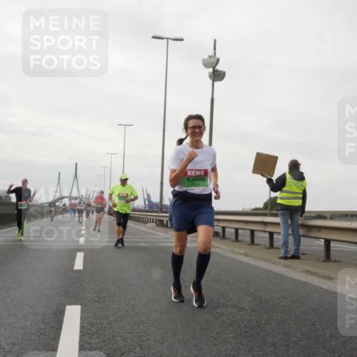 03.10.2025 - Köhlbrandbrückenlauf Matties Gatica Varas http://msf.ph/oto/9191404 03.10.2025 16:06:08 Position 3 9025, 6 meine-sportfotos.de
