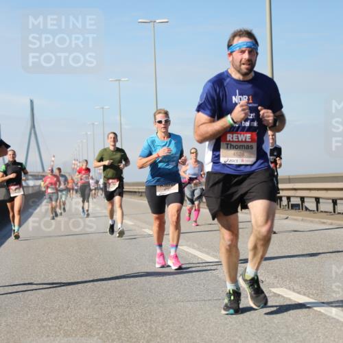 03.10.2025 - Köhlbrandbrückenlauf Yannick Fuchs http://msf.ph/oto/9191409 03.10.2025 11:52:07 Position 3 5977, 5753, 1, 4528 meine-sportfotos.de