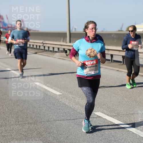 03.10.2025 - Köhlbrandbrückenlauf Yannick Fuchs http://msf.ph/oto/9191416 03.10.2025 12:12:08 Position 3 6295 meine-sportfotos.de