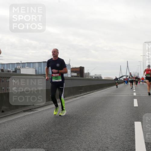 03.10.2025 - Köhlbrandbrückenlauf Matties Gatica Varas http://msf.ph/oto/9191417 03.10.2025 16:06:12 Position 3  meine-sportfotos.de