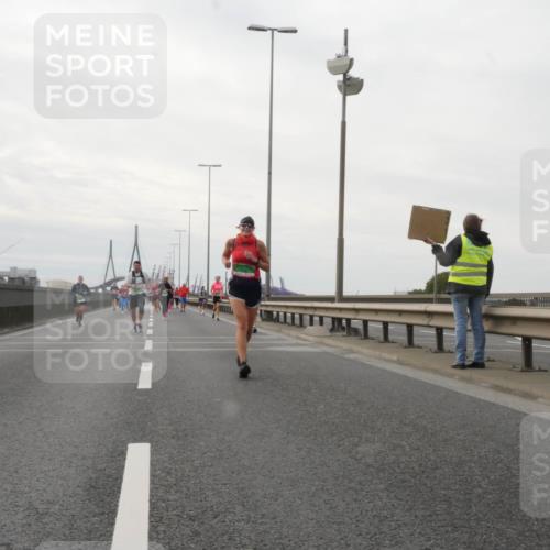 03.10.2025 - Köhlbrandbrückenlauf Matties Gatica Varas http://msf.ph/oto/9191422 03.10.2025 16:06:14 Position 3  meine-sportfotos.de