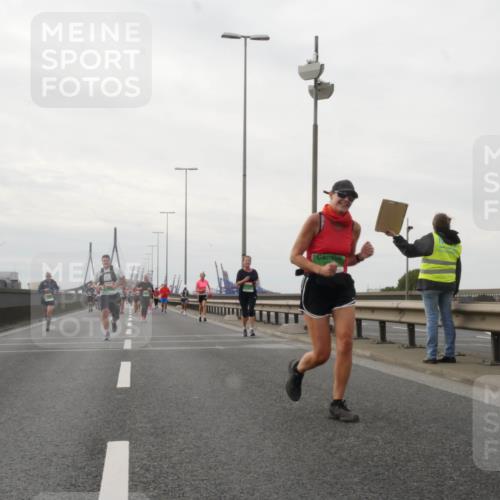 03.10.2025 - Köhlbrandbrückenlauf Matties Gatica Varas http://msf.ph/oto/9191428 03.10.2025 16:06:15 Position 3  meine-sportfotos.de