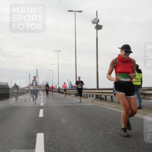 03.10.2025 - Köhlbrandbrückenlauf Matties Gatica Varas http://msf.ph/oto/9191430 03.10.2025 16:06:15 Position 3  meine-sportfotos.de