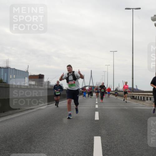 03.10.2025 - Köhlbrandbrückenlauf Matties Gatica Varas http://msf.ph/oto/9191434 03.10.2025 16:06:18 Position 3  meine-sportfotos.de
