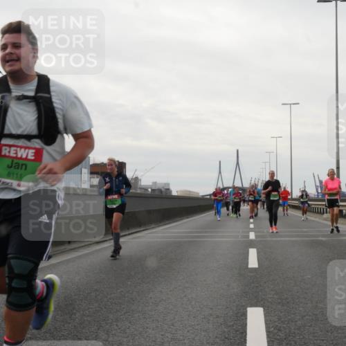 03.10.2025 - Köhlbrandbrückenlauf Matties Gatica Varas http://msf.ph/oto/9191443 03.10.2025 16:06:20 Position 3 8111 meine-sportfotos.de