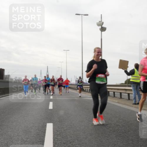 03.10.2025 - Köhlbrandbrückenlauf Matties Gatica Varas http://msf.ph/oto/9191455 03.10.2025 16:06:24 Position 3  meine-sportfotos.de