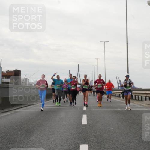 03.10.2025 - Köhlbrandbrückenlauf Matties Gatica Varas http://msf.ph/oto/9191460 03.10.2025 16:06:25 Position 3  meine-sportfotos.de