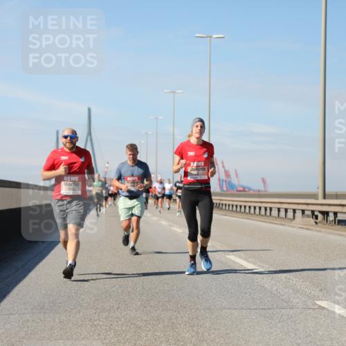 03.10.2025 - Köhlbrandbrückenlauf Yannick Fuchs http://msf.ph/oto/9191480 03.10.2025 11:52:13 Position 3 6659 meine-sportfotos.de