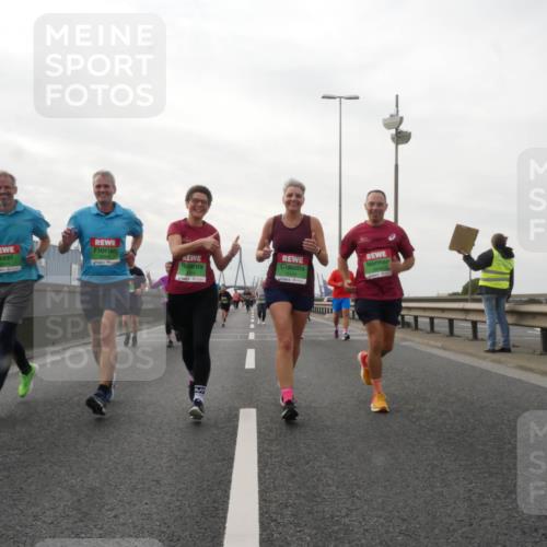 03.10.2025 - Köhlbrandbrückenlauf Matties Gatica Varas http://msf.ph/oto/9191481 03.10.2025 16:06:30 Position 3 8444 meine-sportfotos.de