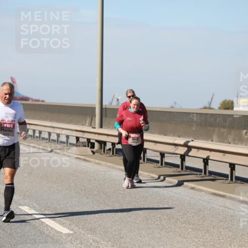 03.10.2025 - Köhlbrandbrückenlauf Yannick Fuchs http://msf.ph/oto/9191482 03.10.2025 12:12:14 Position 3 6508, 5507 meine-sportfotos.de