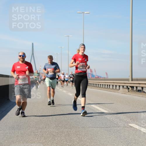 03.10.2025 - Köhlbrandbrückenlauf Yannick Fuchs http://msf.ph/oto/9191484 03.10.2025 11:52:13 Position 3 6659 meine-sportfotos.de