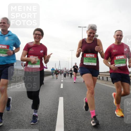 03.10.2025 - Köhlbrandbrückenlauf Matties Gatica Varas http://msf.ph/oto/9191485 03.10.2025 16:06:31 Position 3 8905, 8444, 8446 meine-sportfotos.de