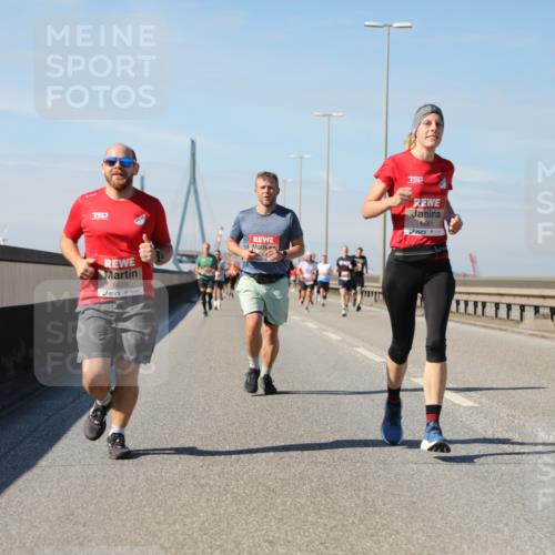 03.10.2025 - Köhlbrandbrückenlauf Yannick Fuchs http://msf.ph/oto/9191490 03.10.2025 11:52:14 Position 3 6659, 6661 meine-sportfotos.de