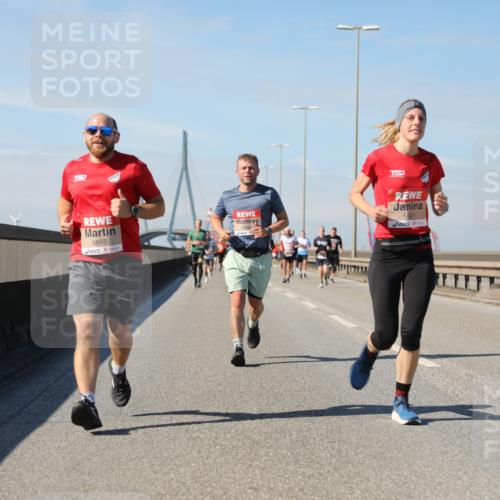 03.10.2025 - Köhlbrandbrückenlauf Yannick Fuchs http://msf.ph/oto/9191492 03.10.2025 11:52:14 Position 3 6659, 4901, 15, 6661 meine-sportfotos.de