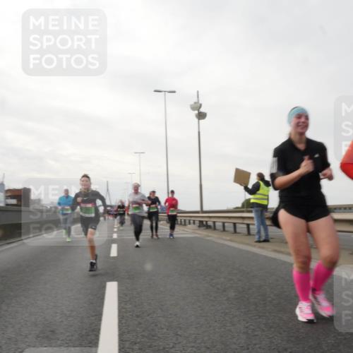 03.10.2025 - Köhlbrandbrückenlauf Matties Gatica Varas http://msf.ph/oto/9191506 03.10.2025 16:06:34 Position 3  meine-sportfotos.de