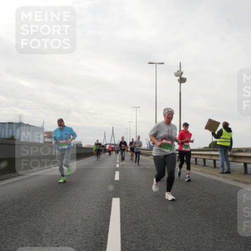 03.10.2025 - Köhlbrandbrückenlauf Matties Gatica Varas http://msf.ph/oto/9191515 03.10.2025 16:06:36 Position 3  meine-sportfotos.de