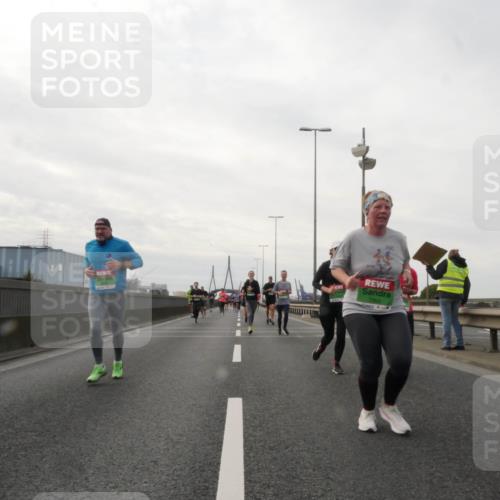 03.10.2025 - Köhlbrandbrückenlauf Matties Gatica Varas http://msf.ph/oto/9191517 03.10.2025 16:06:37 Position 3 7966 meine-sportfotos.de