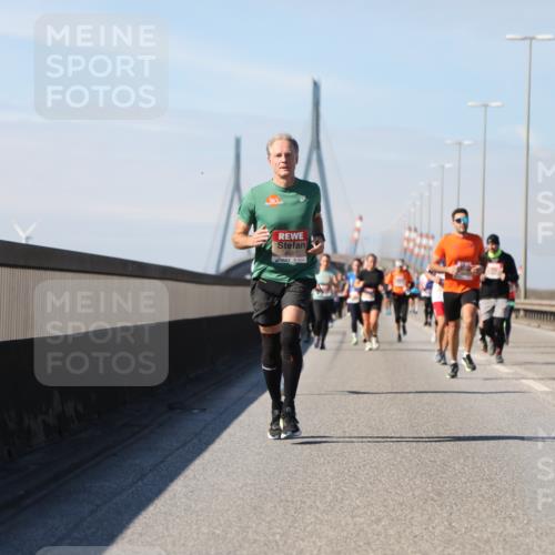 03.10.2025 - Köhlbrandbrückenlauf Yannick Fuchs http://msf.ph/oto/9191529 03.10.2025 11:52:21 Position 3 4837 meine-sportfotos.de