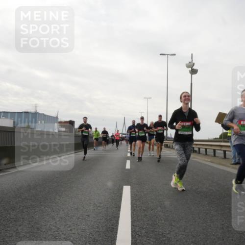 03.10.2025 - Köhlbrandbrückenlauf Matties Gatica Varas http://msf.ph/oto/9191530 03.10.2025 16:06:40 Position 3  meine-sportfotos.de