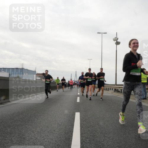 03.10.2025 - Köhlbrandbrückenlauf Matties Gatica Varas http://msf.ph/oto/9191533 03.10.2025 16:06:41 Position 3 111 meine-sportfotos.de