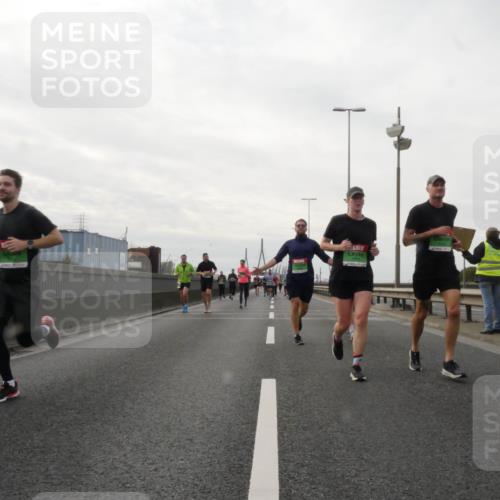 03.10.2025 - Köhlbrandbrückenlauf Matties Gatica Varas http://msf.ph/oto/9191541 03.10.2025 16:06:42 Position 3  meine-sportfotos.de